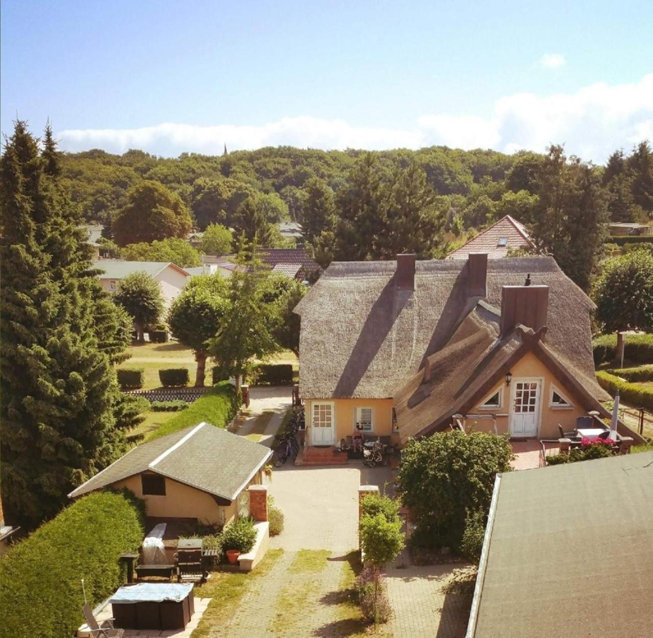 Ferienwohnung Im Reetdachhaus Heringsdorf (Usedom) Exterior foto